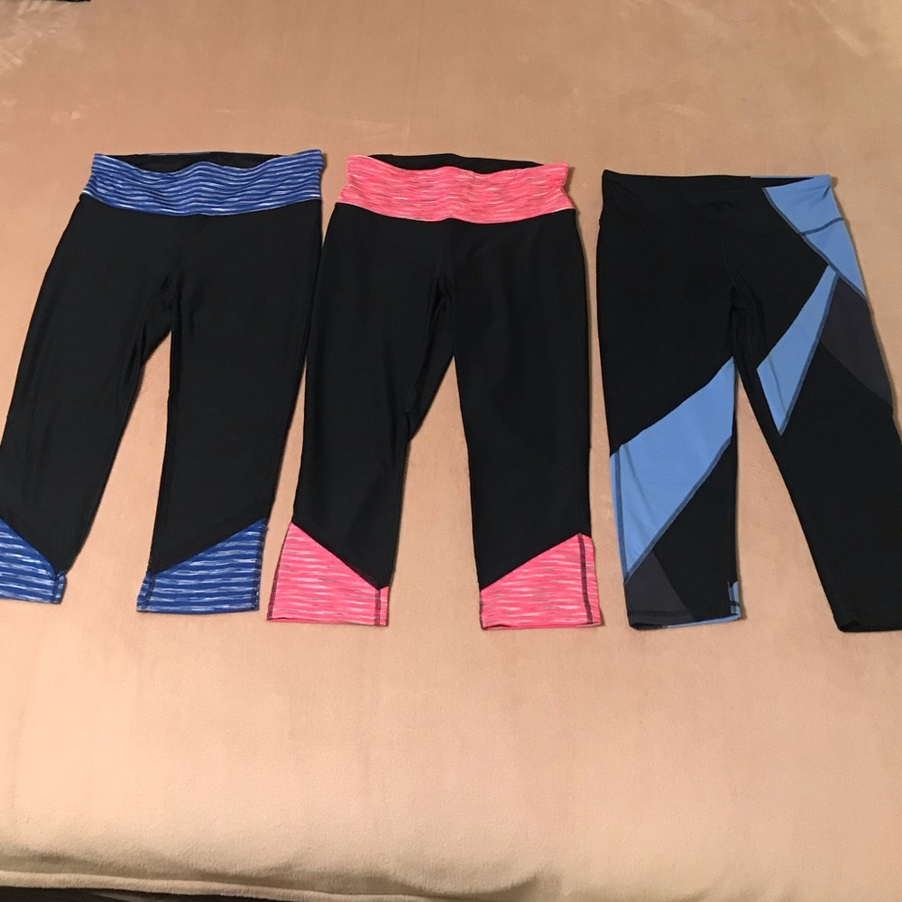 Bundle of 3 Xersion and C9 Champion athletic cropped capri leggings. Medium.